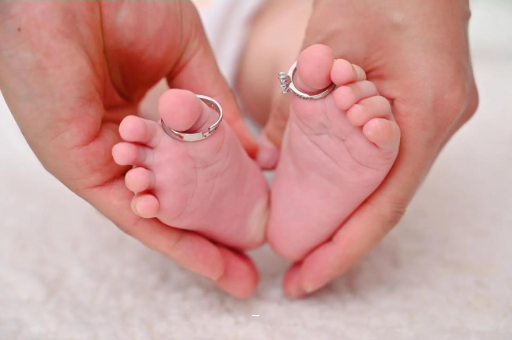 那曲宝宝脸上长黑点